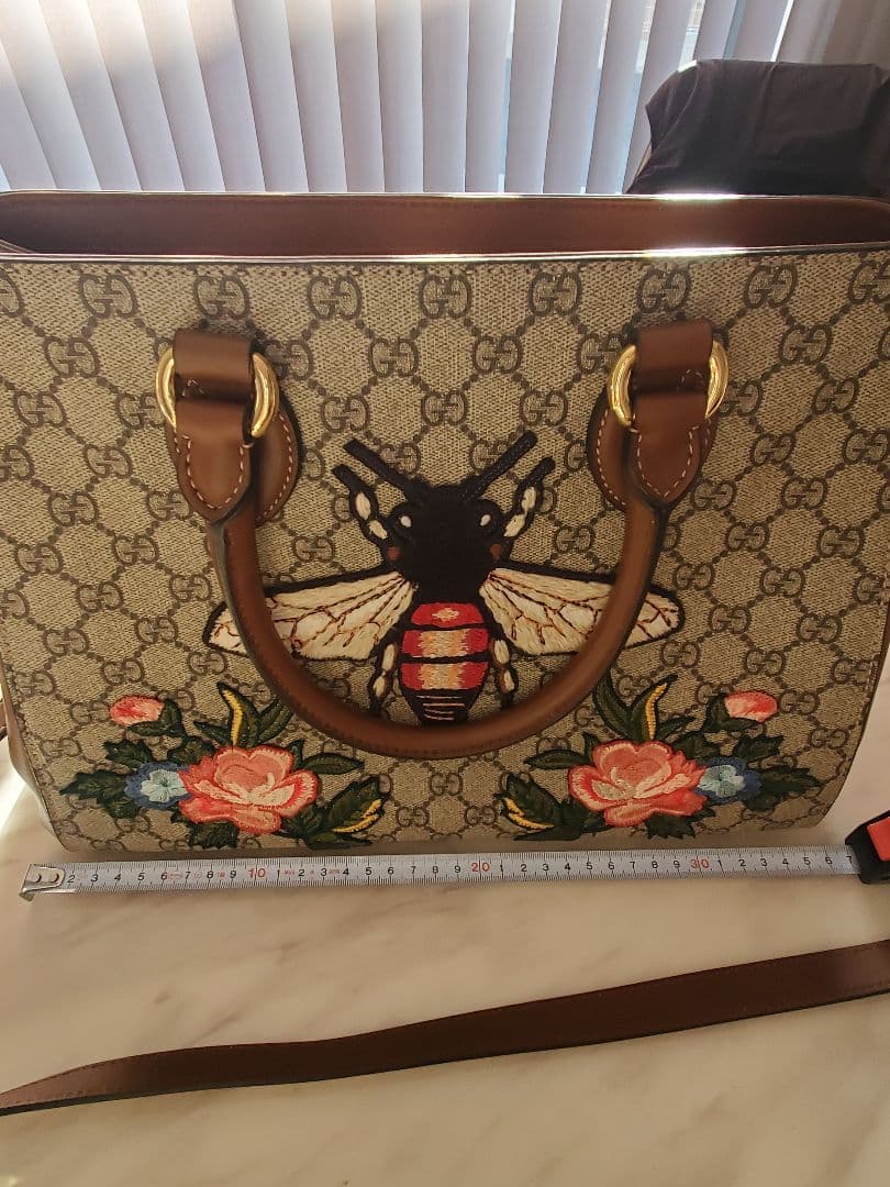 Gucci トートバッグ 刺繍の蜂と花柄