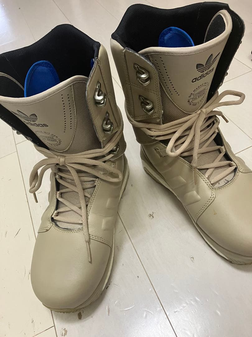 adidas スノーボードブーツ ベージュ