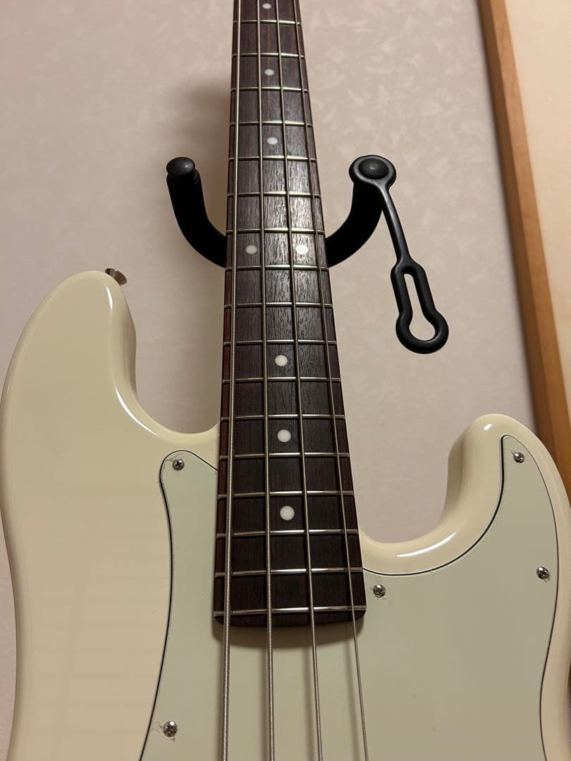 ベース Fender Precision Bass