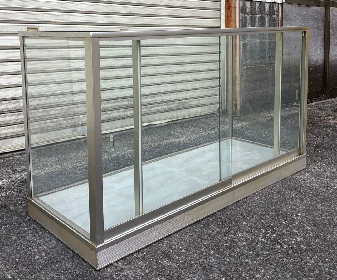 レトロな中型ガラスショーケース 【中板2枚・3段】