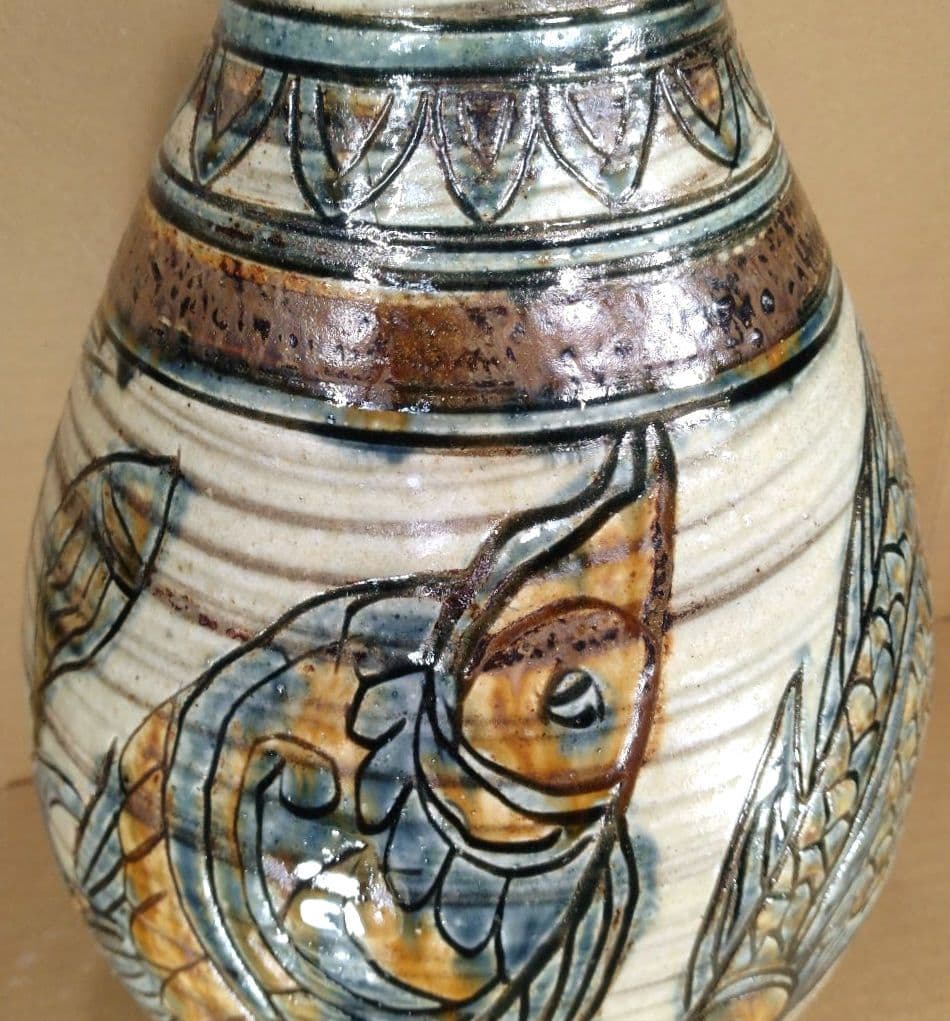 大傑作【本物保証】金城次郎 魚紋花瓶 共箱(本人直筆）h42cm超 栞 人間国宝