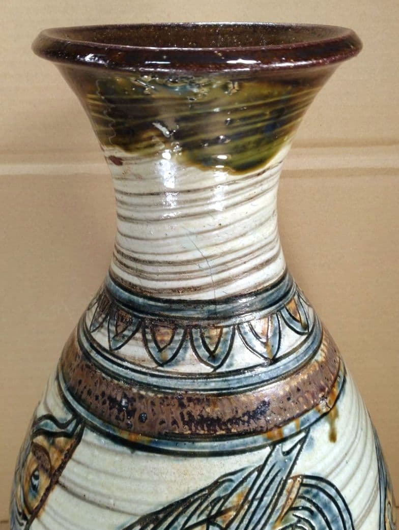 大傑作【本物保証】金城次郎 魚紋花瓶 共箱(本人直筆）h42cm超 栞 人間国宝