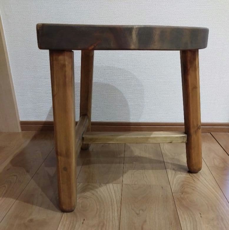 檜の半丸椅子(85)　値下げ❕大変座りやすく、つるつるに仕上げ、アンティーク調