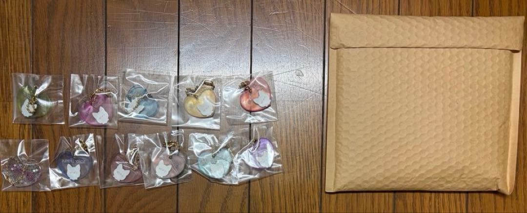 512う　セーラームーン　ルナ　ハートアクリルキーホルダー　フレーム　当選品