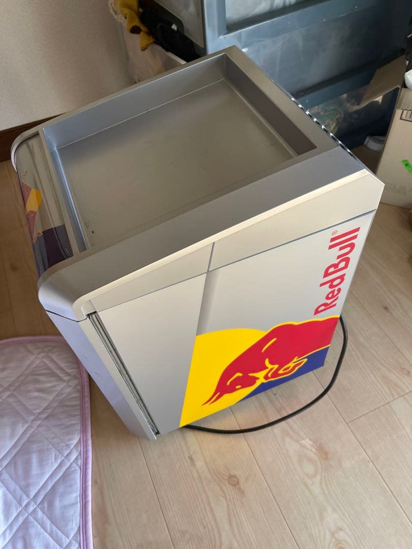 レッドブル冷蔵庫【できれば引き取り優先】