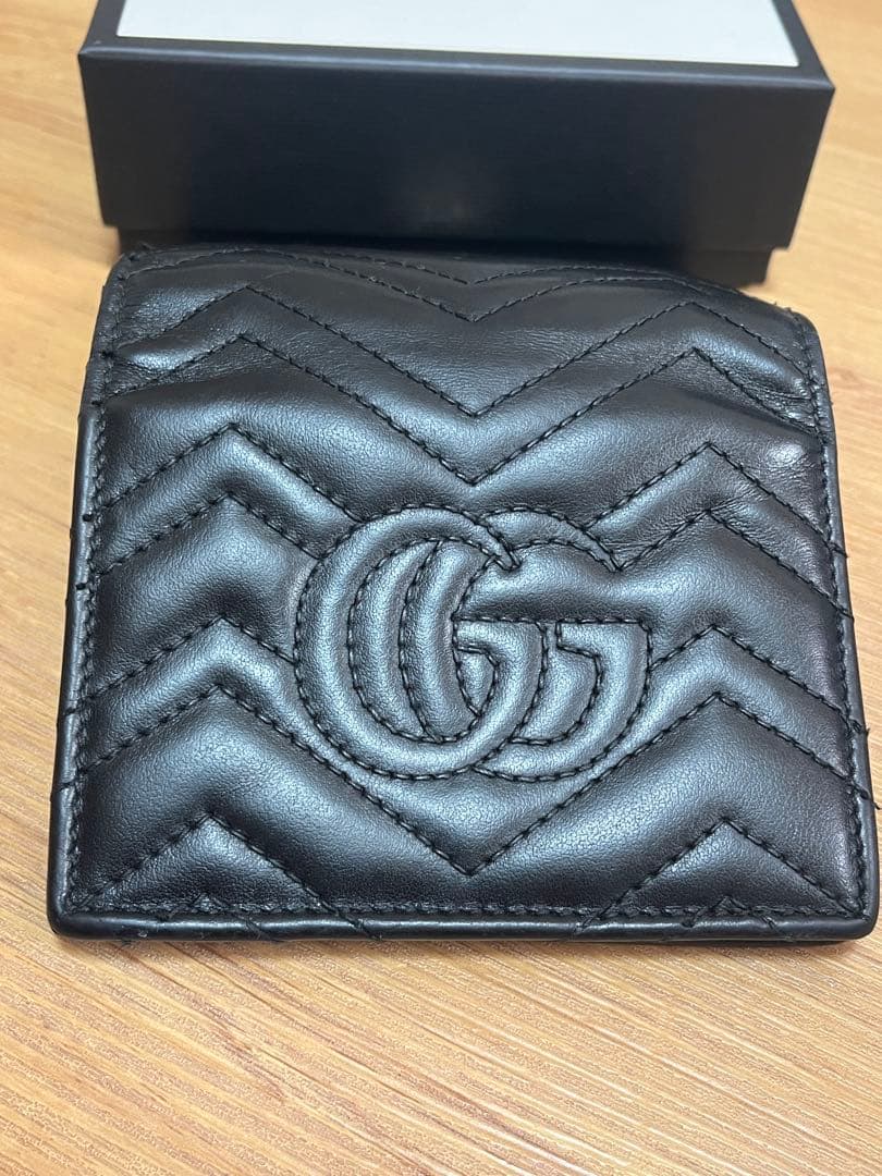 GUCCI ブラックレザー 二つ折り財布