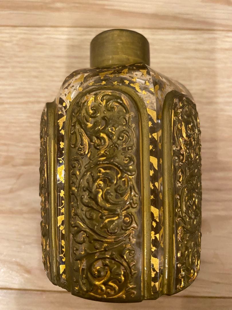 アンティーク　金箔装飾の香水瓶
