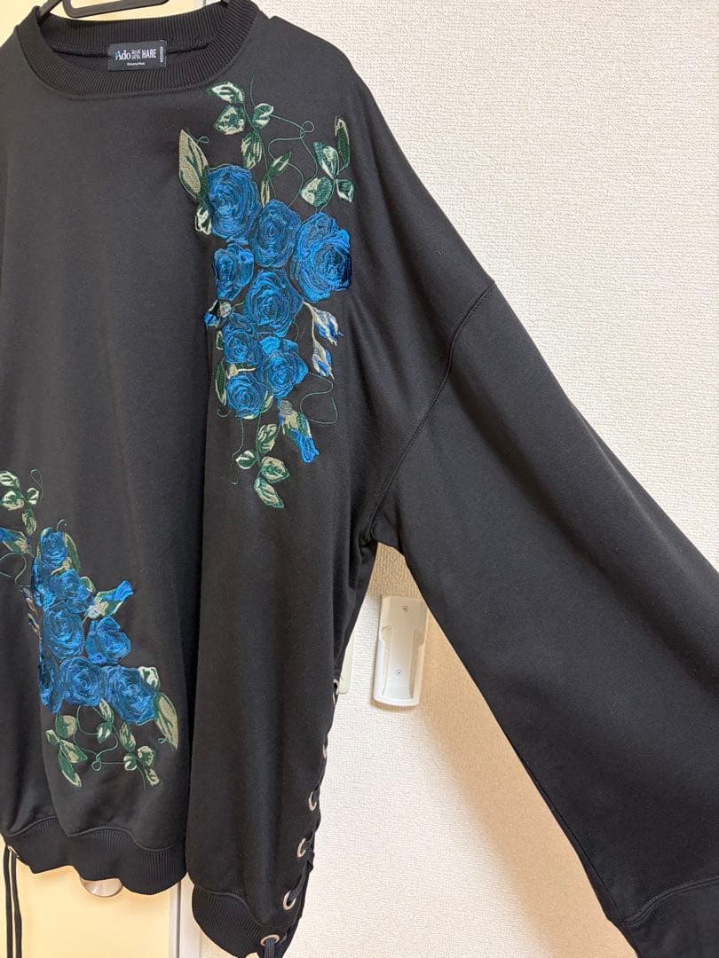 ゆ*き様 【Ado×HARE/UNISEX】黒いバラ刺繍スウェット Mサイズ