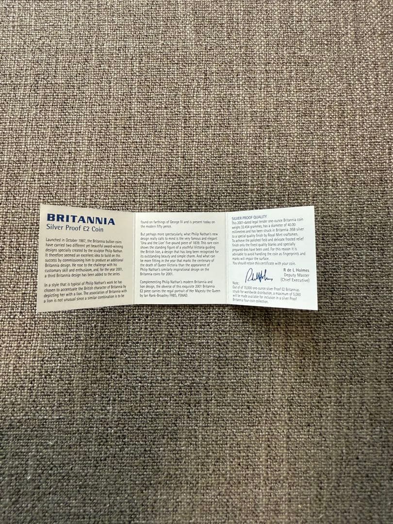 2001年 ブリタニアとライオン 1オンス 2ポンド 銀貨