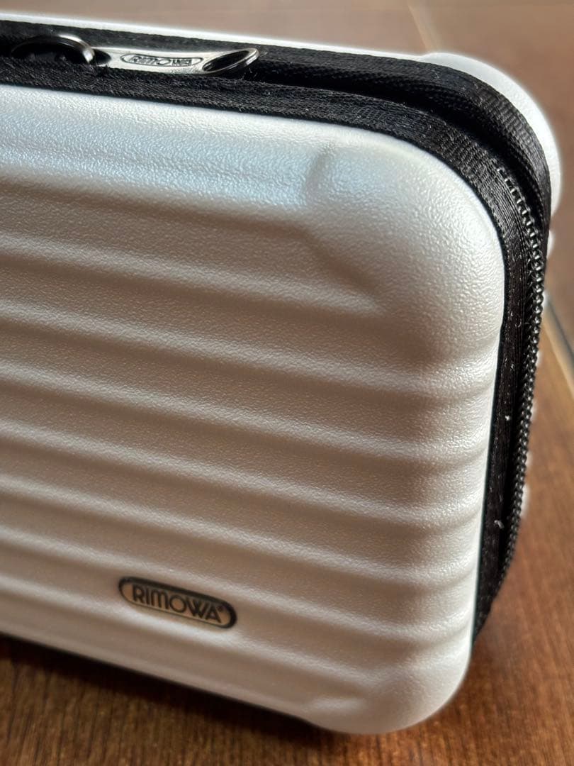 [希少色]ホワイトシルバーRIMOWA ルフトハンザ×リモワ アメニティ　ポーチ