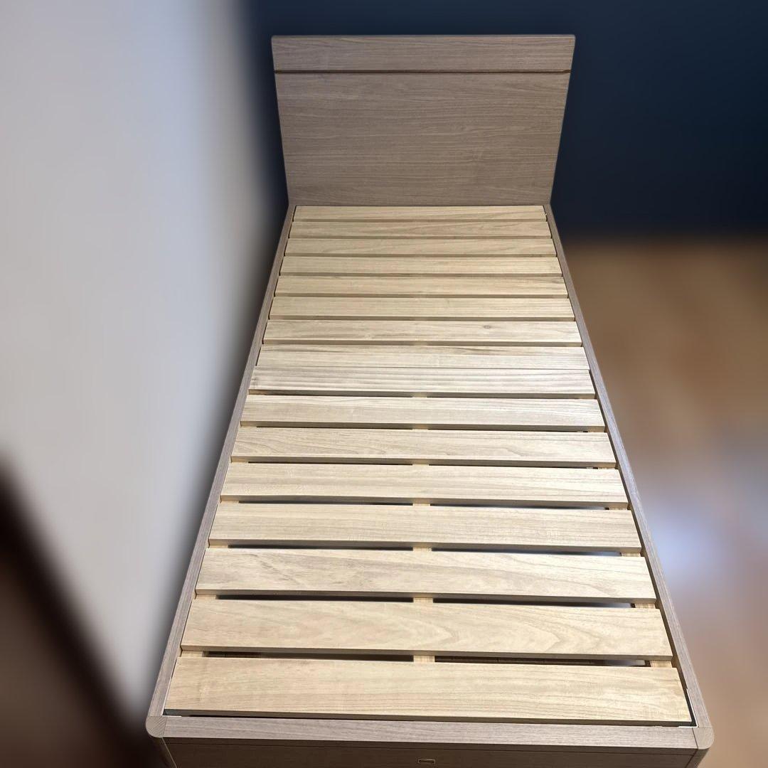 【美品】SIMONS シングル木製ベッドフレーム スラット式