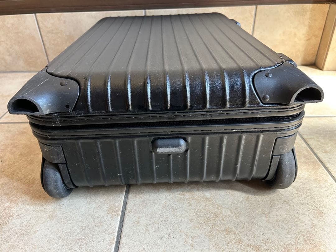 最終価格　RIMOWA ブラック キャリーケース　旅行