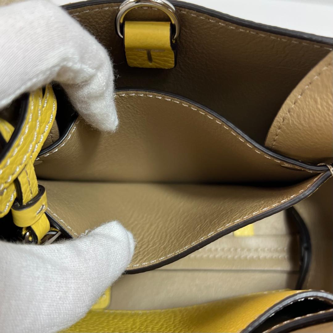 トッズ ハンドバッグ XBWAPAFL000QRI3L12 MBZ208