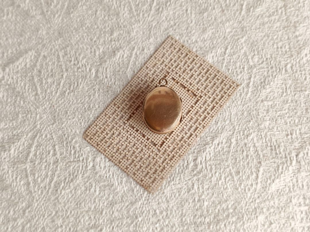 【チョコメルさま】vintage ✙ * クロス ロケット ペンダントトップ