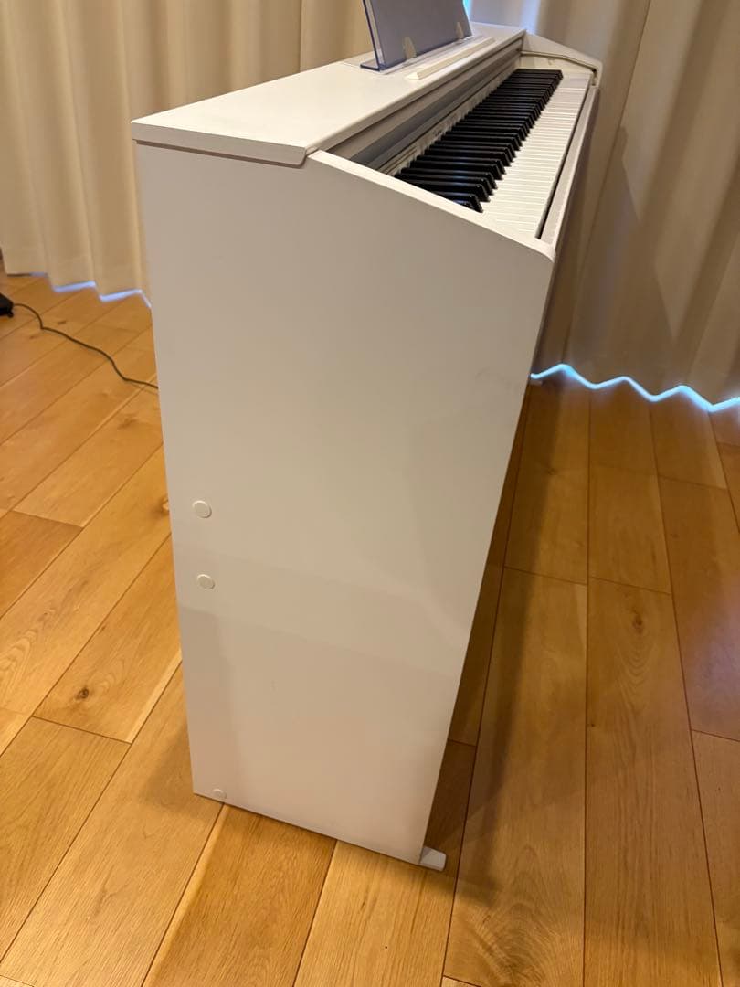 電子ピアノ　CASIO Privia PX770 ホワイト