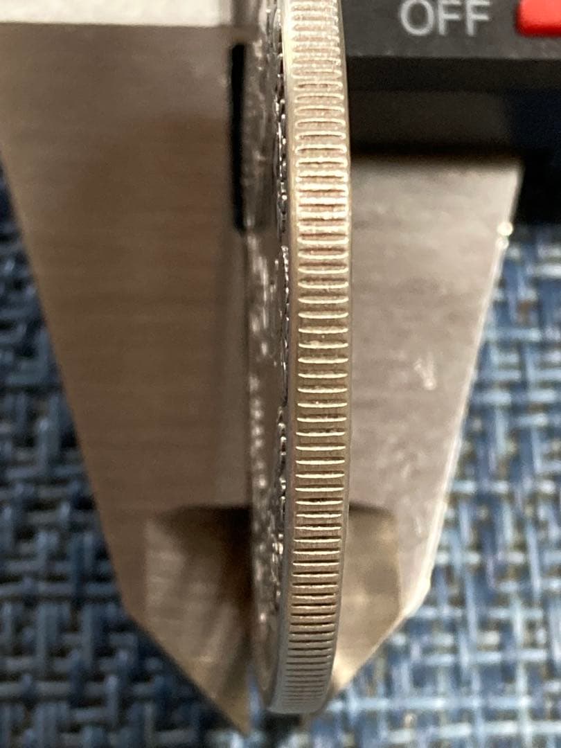 貿易銀　明治9年　一圓銀貨　　　長支脈　菊紋・龍