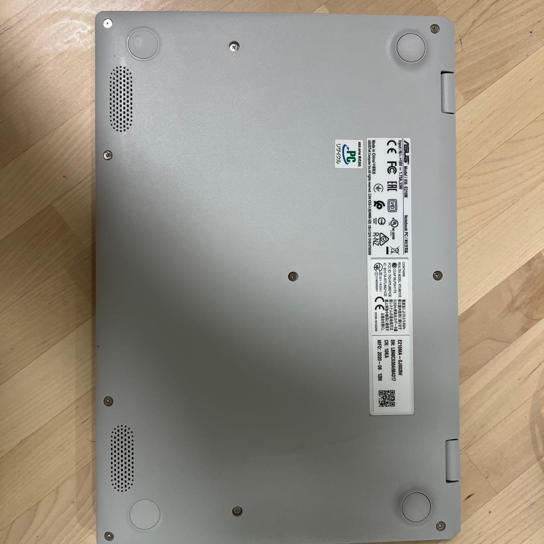 ASUS MAVIS 12 ノートPC シルバー