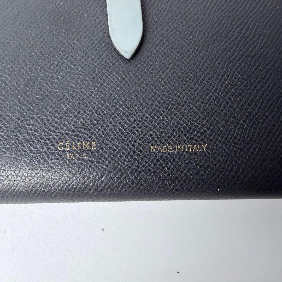 セリーヌ　ミディアムストラップウォレット　マルチファクション　二つ折り財布