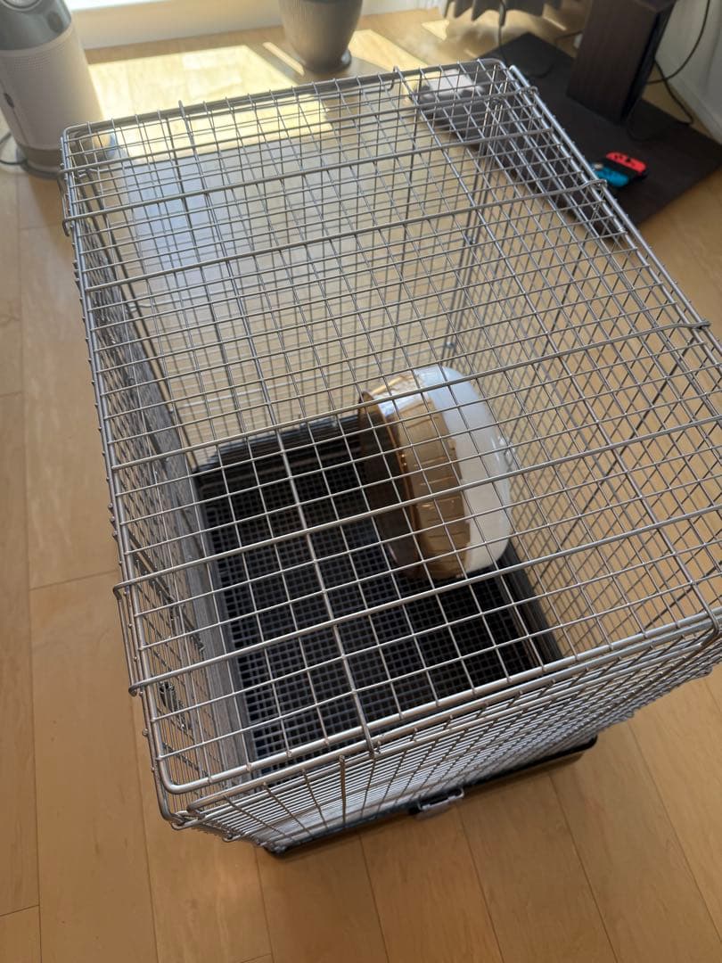 チンチラケージ　SANKO ブラック 62L x 51W x 78H 滑車付き