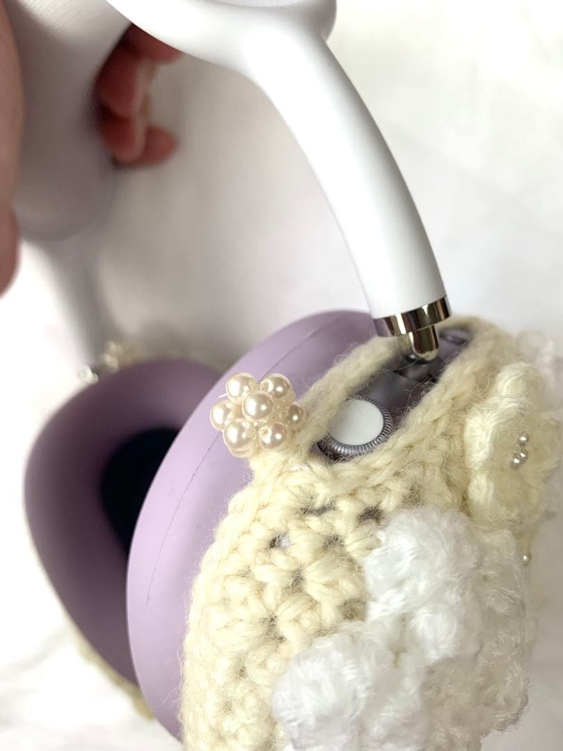 まい様オーダー品　花モチーフのAirPods MAXヘッドフォンカバー