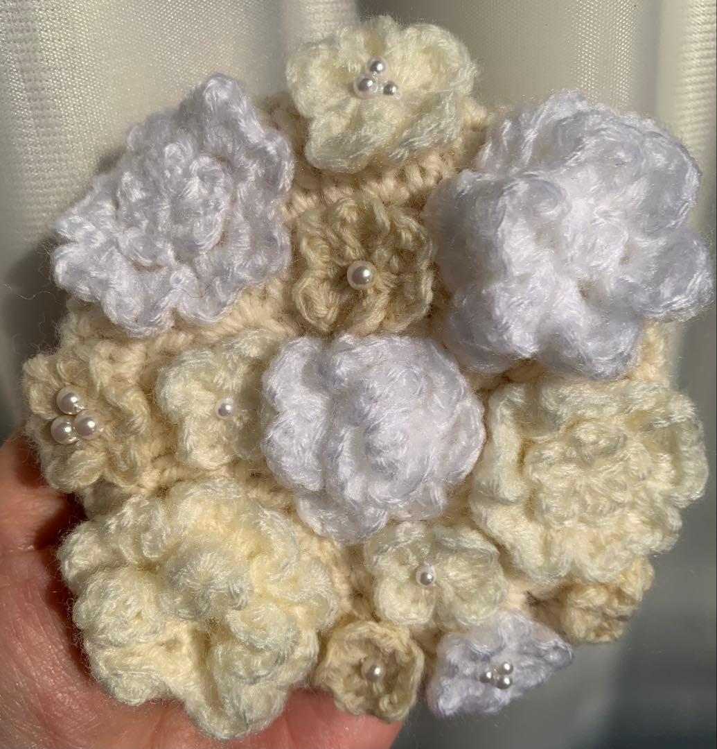 まい様オーダー品　花モチーフのAirPods MAXヘッドフォンカバー