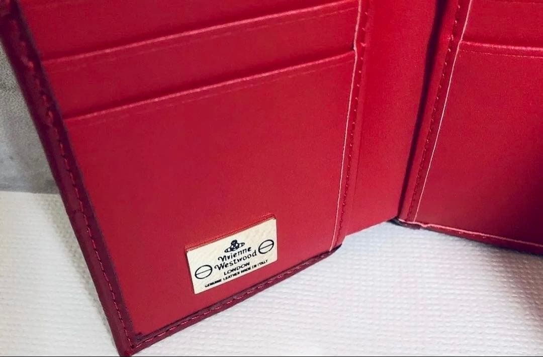 【新品 未使用】VivienneWestwood 折り財布 エナメル レッド