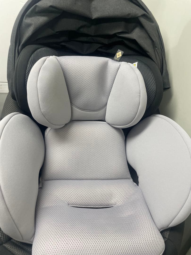 Combi THE S ISOFIX エッグショック ZB-690