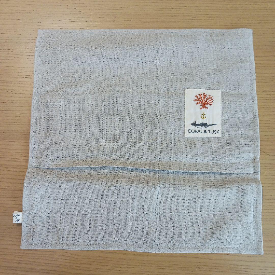 コーラル&タスクときょうの猫村さんとのコラボ限定リネン製クッションカバー