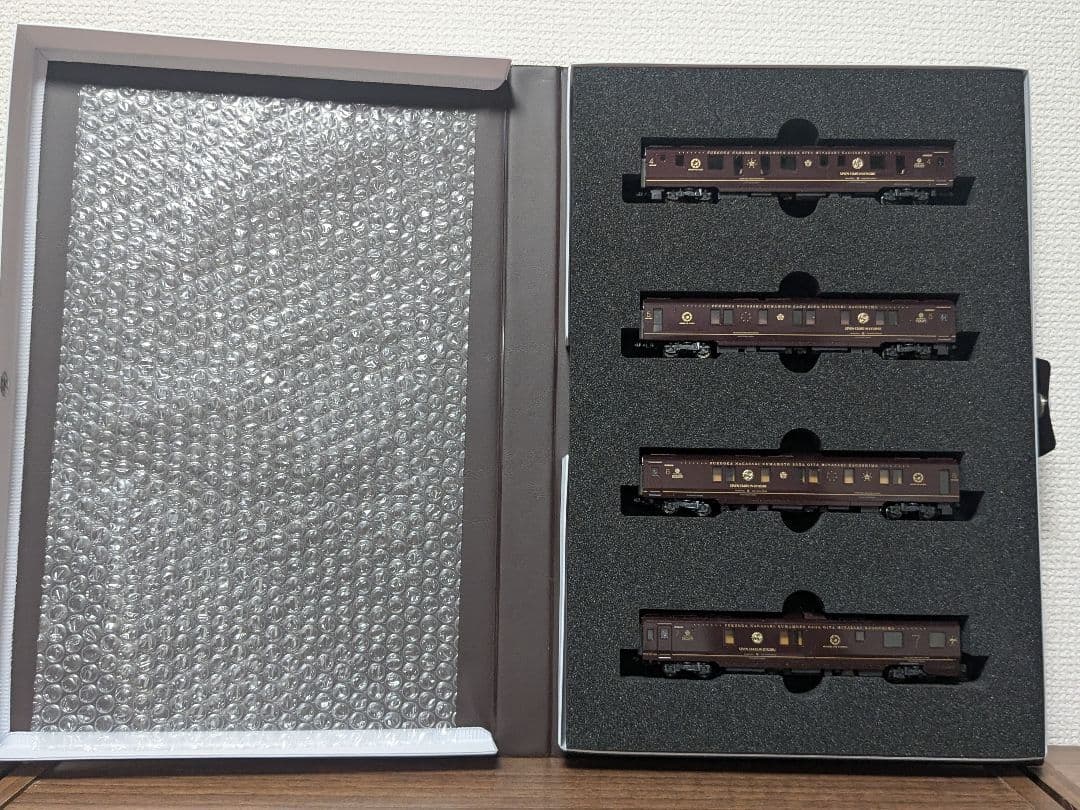 Kato　10−1519　ななつ星in九州　 8両セット