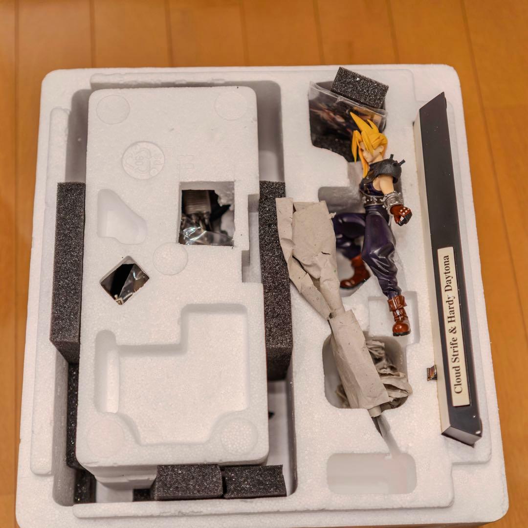 コトブキヤ クラウド&ハーディーデイトナ 1/8 ファイナルファンタジー7