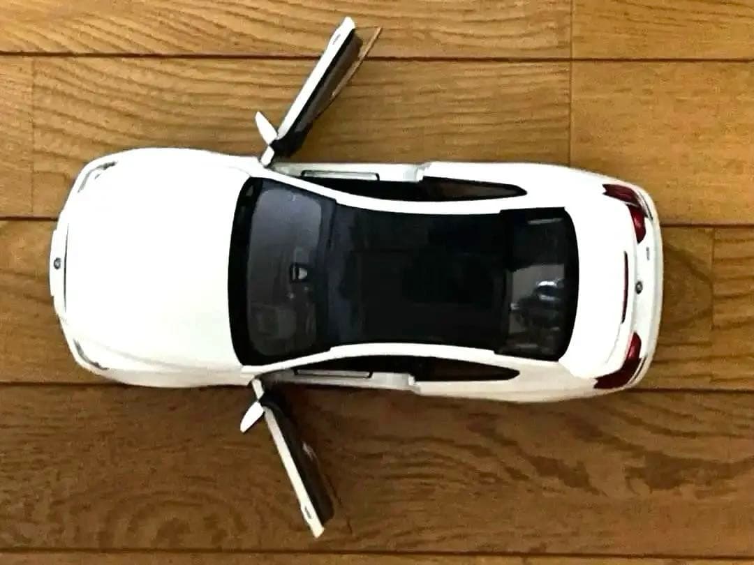 BMW M6 Coupe Alpine White ミニカー