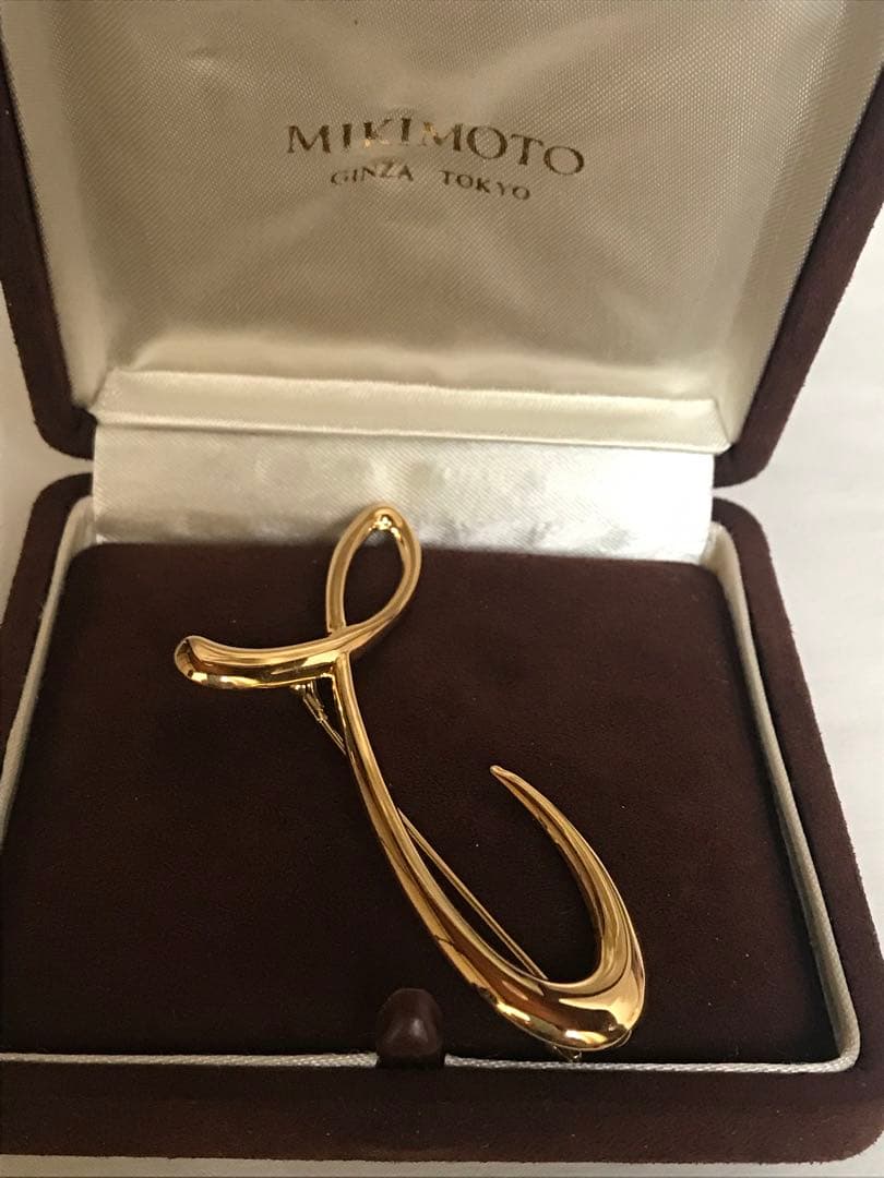 ミキモト　イニシャルブローチ　k18 18k18金 ウノアエレ好きな方にも