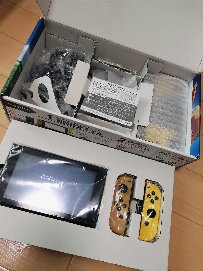 オリエンタルNintendo Switch 本体 ピカチュウイーブイ