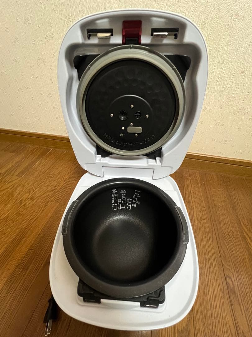 タイガー圧力IH炊飯ジャー　炊き立て　JPC-K10S 5.5合　2022年製