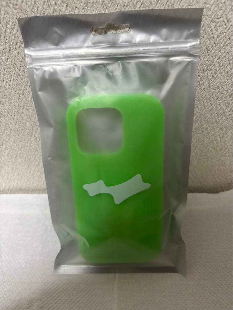 skylrk Tokyo pop up 限定 16pro グリーン