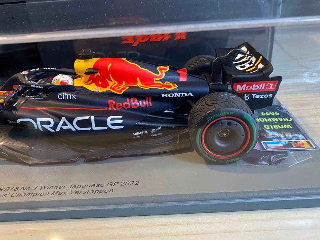 スパーク1/18 RedBull RB18 #1 JapaneseGP 2022