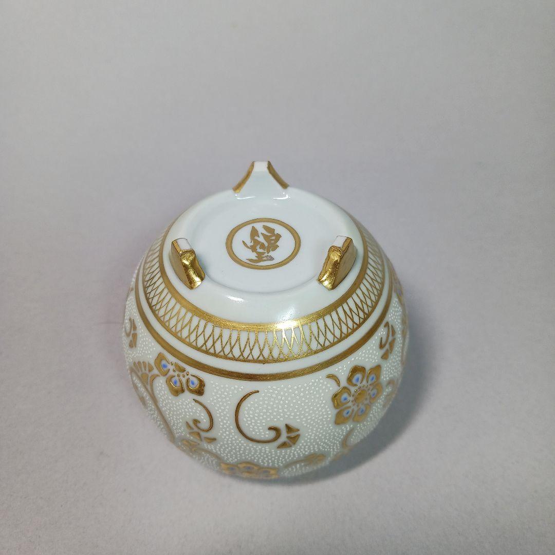 三代仲田錦玉　白粒金唐草香枦