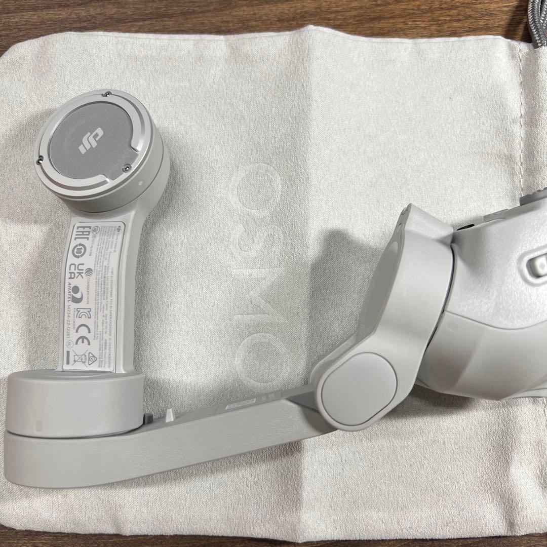 505720 Osmo Mobile SE 3軸スマホジンバル+ ライト