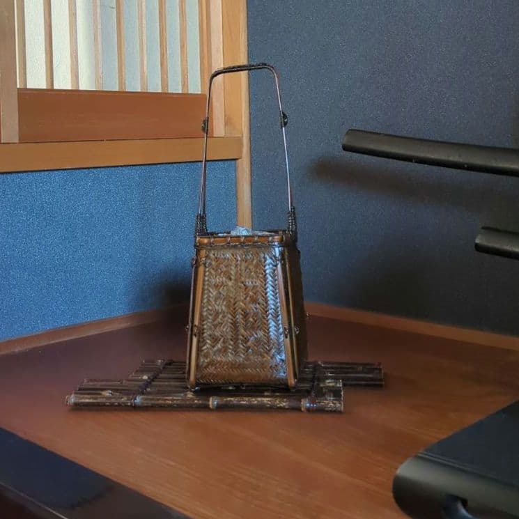 茶道具　華道具　竹細工　網代　竹籠　花籠　花器　花生け（竹製花台竹筏・おとし付）