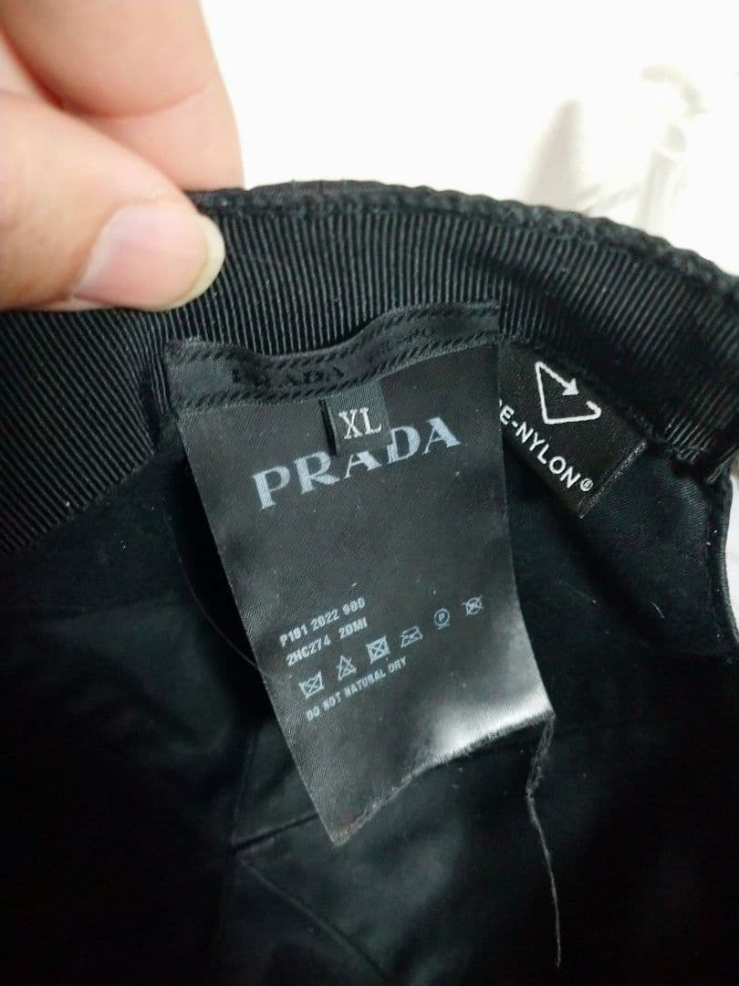 PRADA ベースボールキャップ