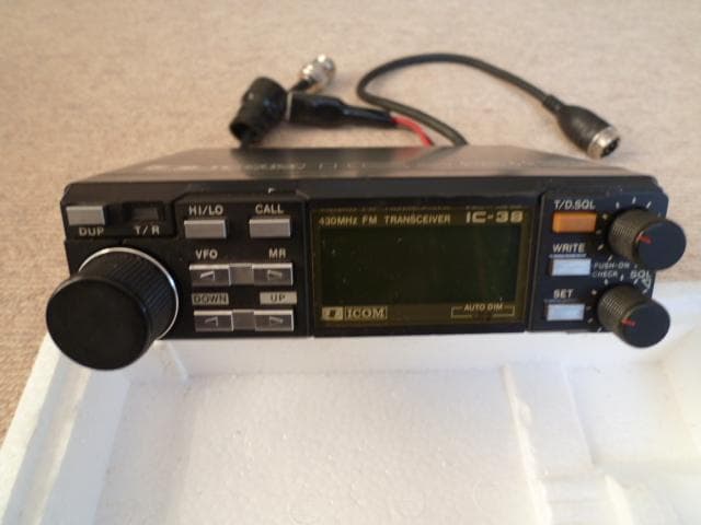 ＩＣＯＭ ＩＣ－３８ ４３０ＭＨｚ帯 トランシーバー