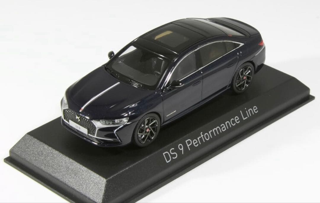 DS 9 Performance Line 1/43 ミニカー