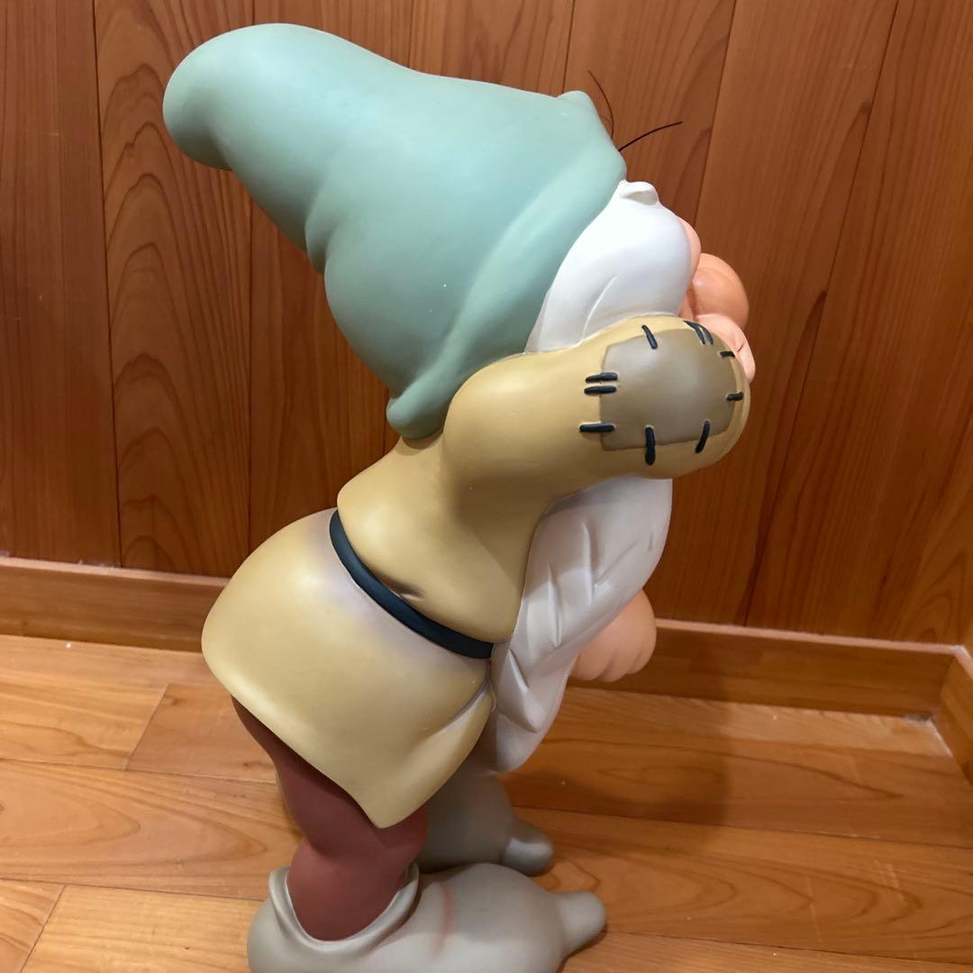 ディズニー　ビックフィギュア　白雪姫　てれすけ（バッシュフル）