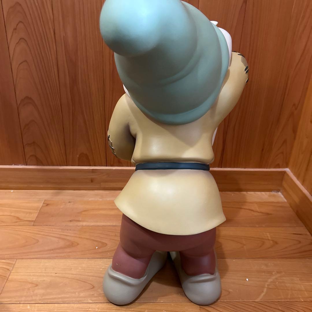 ディズニー　ビックフィギュア　白雪姫　てれすけ（バッシュフル）