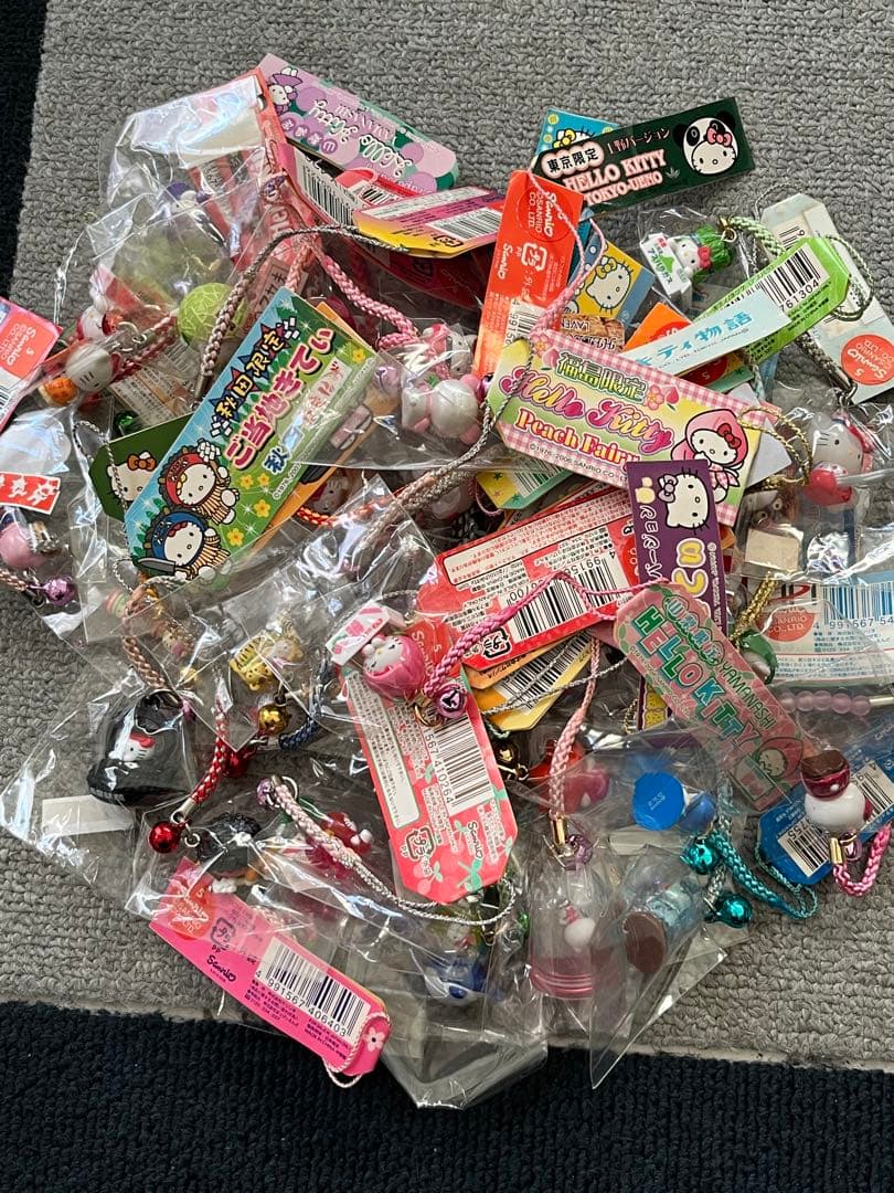 ご当地キティ 限定 根付 ストラップ まとめ売り サンリオ 42個