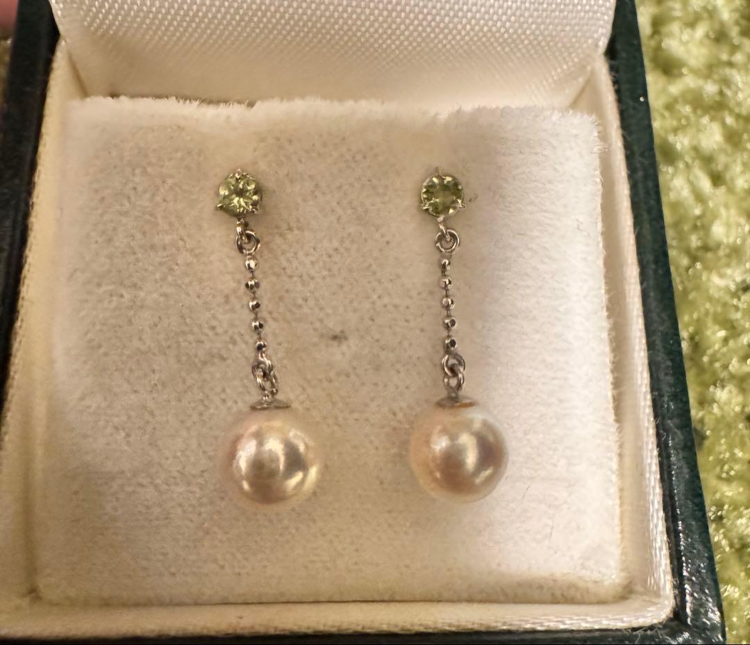 【エステール】K18WG アコヤパール　ペリドット　揺れる　ピアス