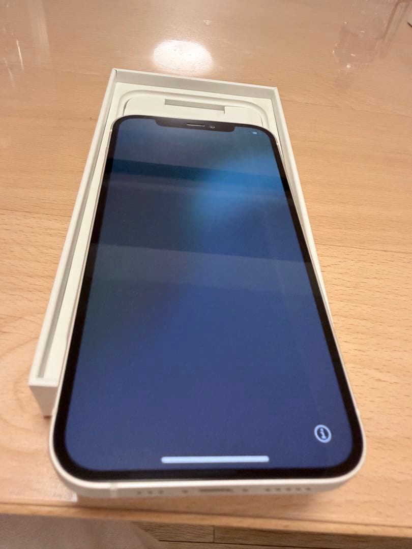 Apple iPhone12 64GB ホワイト　本体　simフリー　値下げ不可