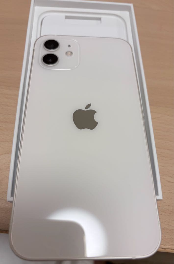 Apple iPhone12 64GB ホワイト　本体　simフリー　値下げ不可