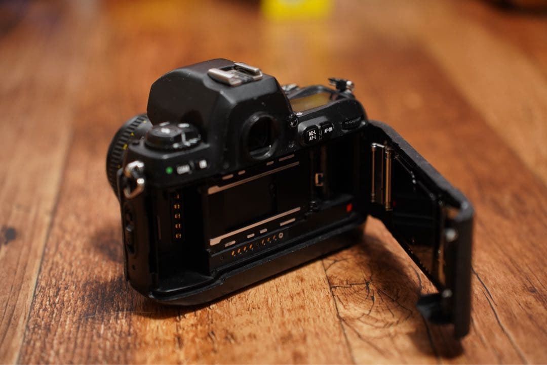 S*n様 Nikon F100 50mmレンズセット（本体難あり）