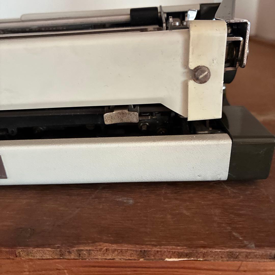 オリンピア　タイプライター トラベラー　Olympia Traveller☆